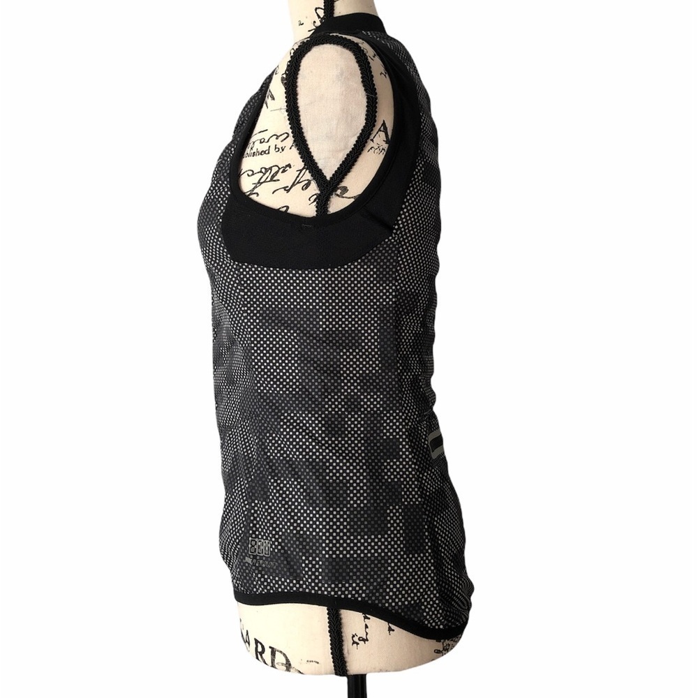 NWOT Nike Women’s Aeroloft Reflective Flash Vest - Picture 3 of 12